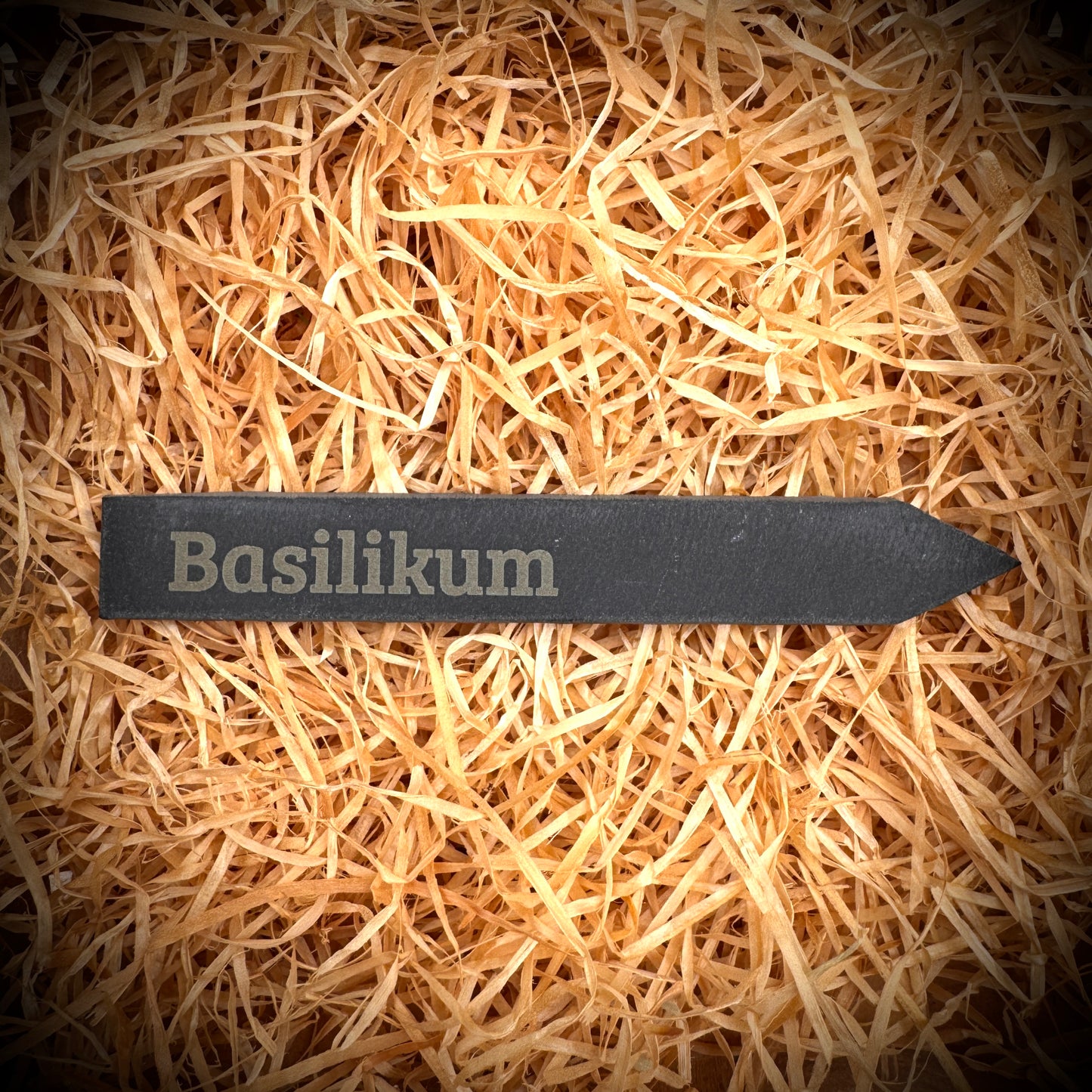 Basilikum – Gravur-Pflanzenstecker aus Schiefer (15 × 2 cm)