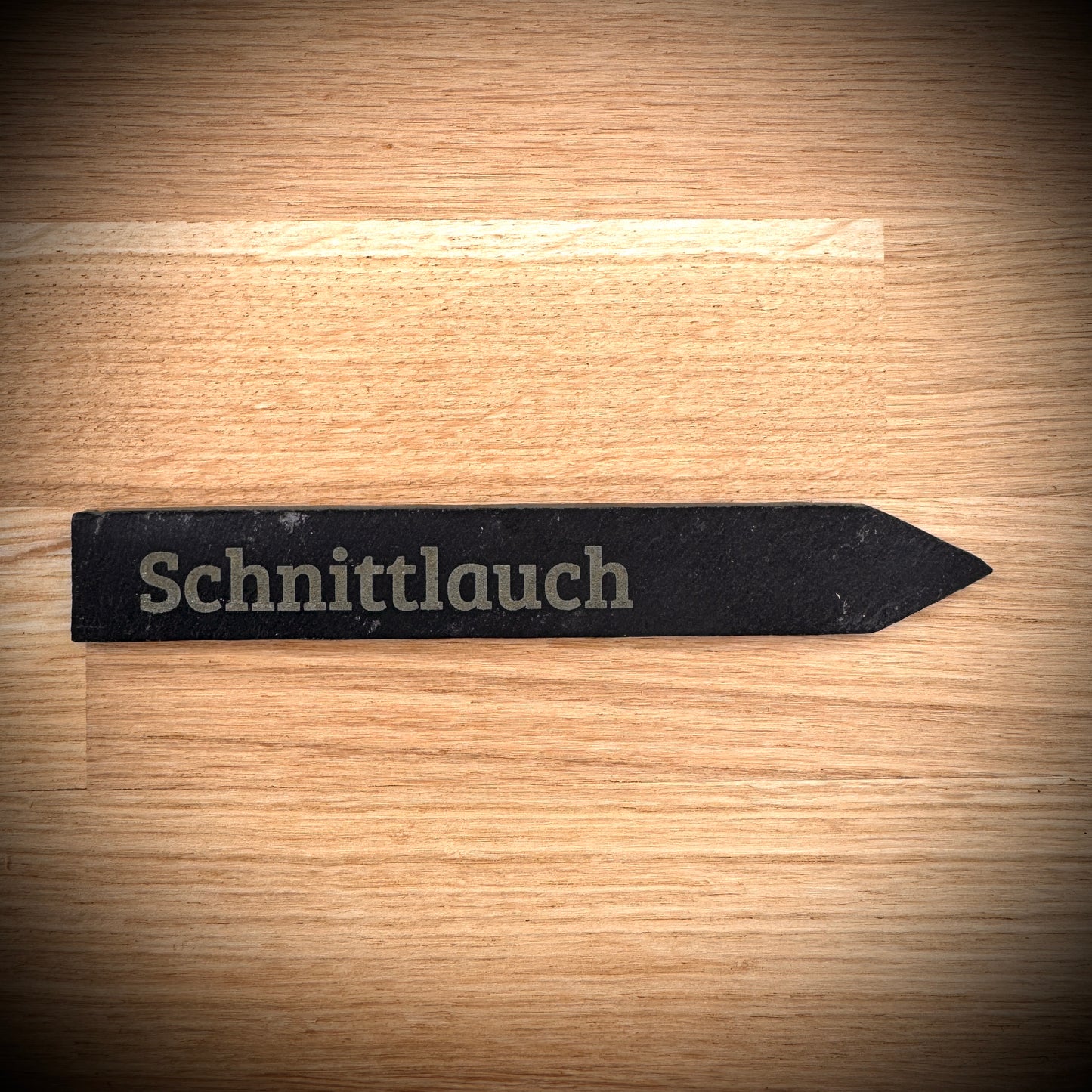 Schnittlauch – Gravur-Pflanzenstecker aus Schiefer (15 × 2 cm)