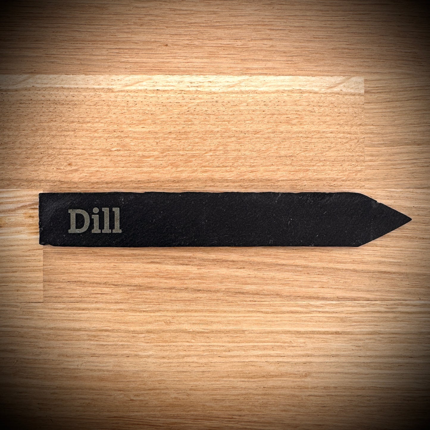 Dill – Gravur-Pflanzenstecker aus Schiefer (15 × 2 cm)