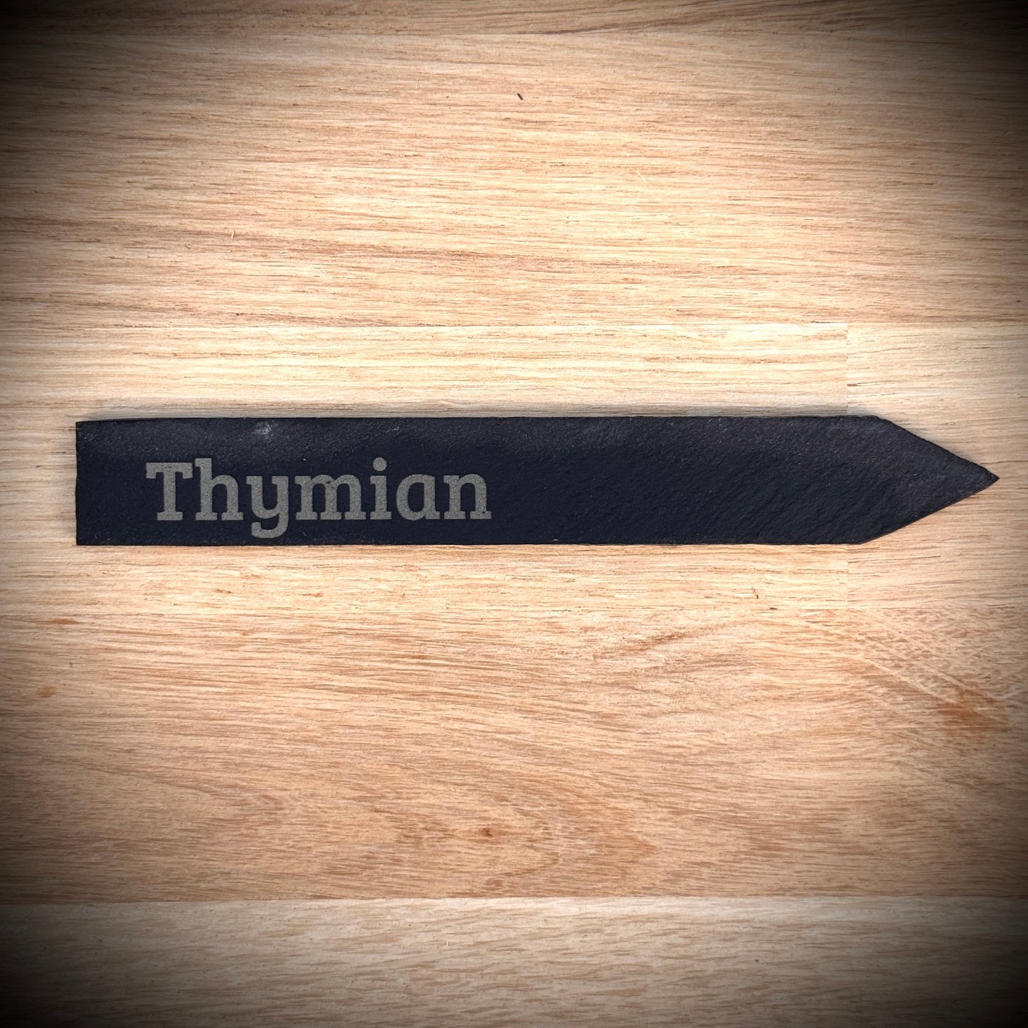 Thymian – Gravur-Pflanzenstecker aus Schiefer (15 × 2 cm)