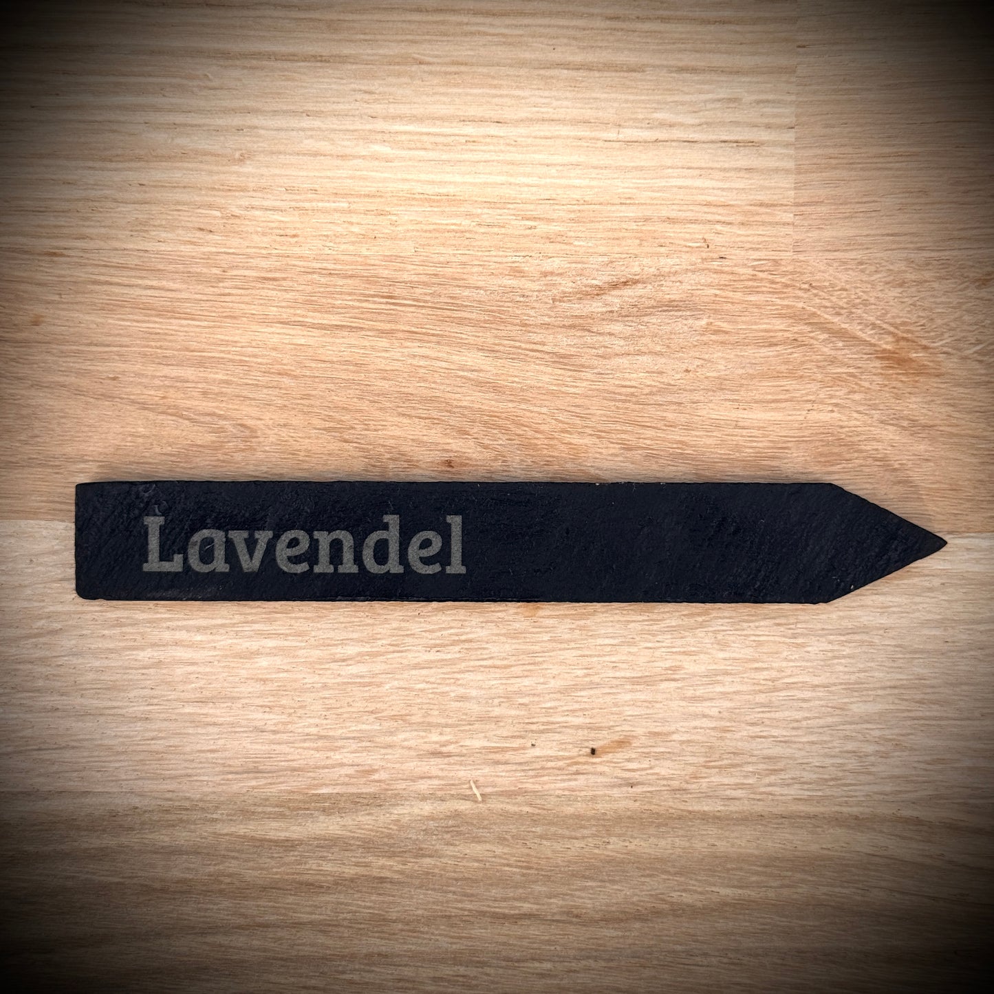 Lavendel – Gravur-Pflanzenstecker aus Schiefer (15 × 2 cm)