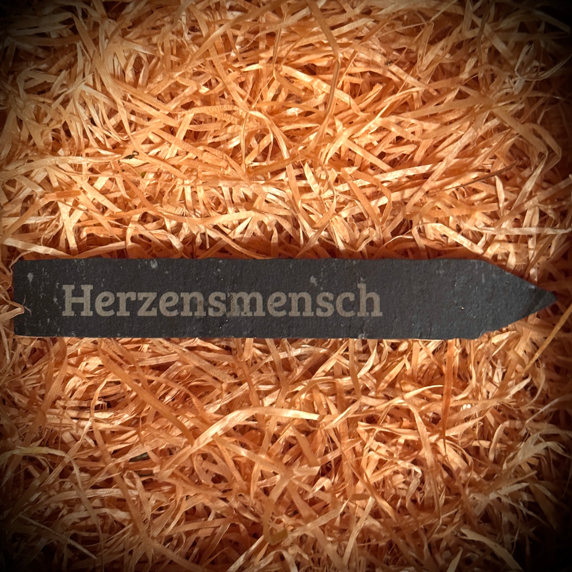 Schieferstecker mit Lasergravur „Herzensmensch“ als Geschenk für Garten und Blumentopf
