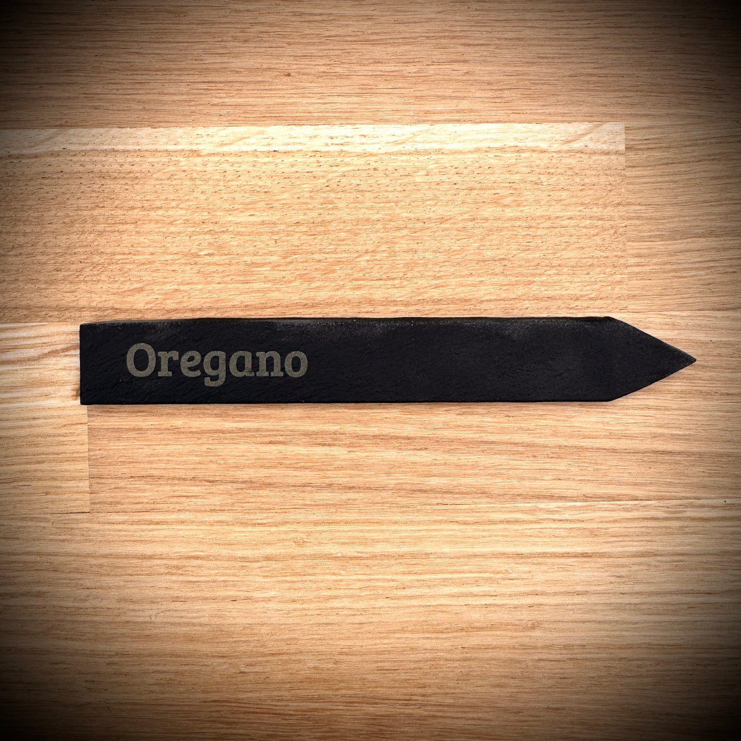 PlantPebbles Einzelstück Schieferstecker mit Lasergravur „Oregano“
