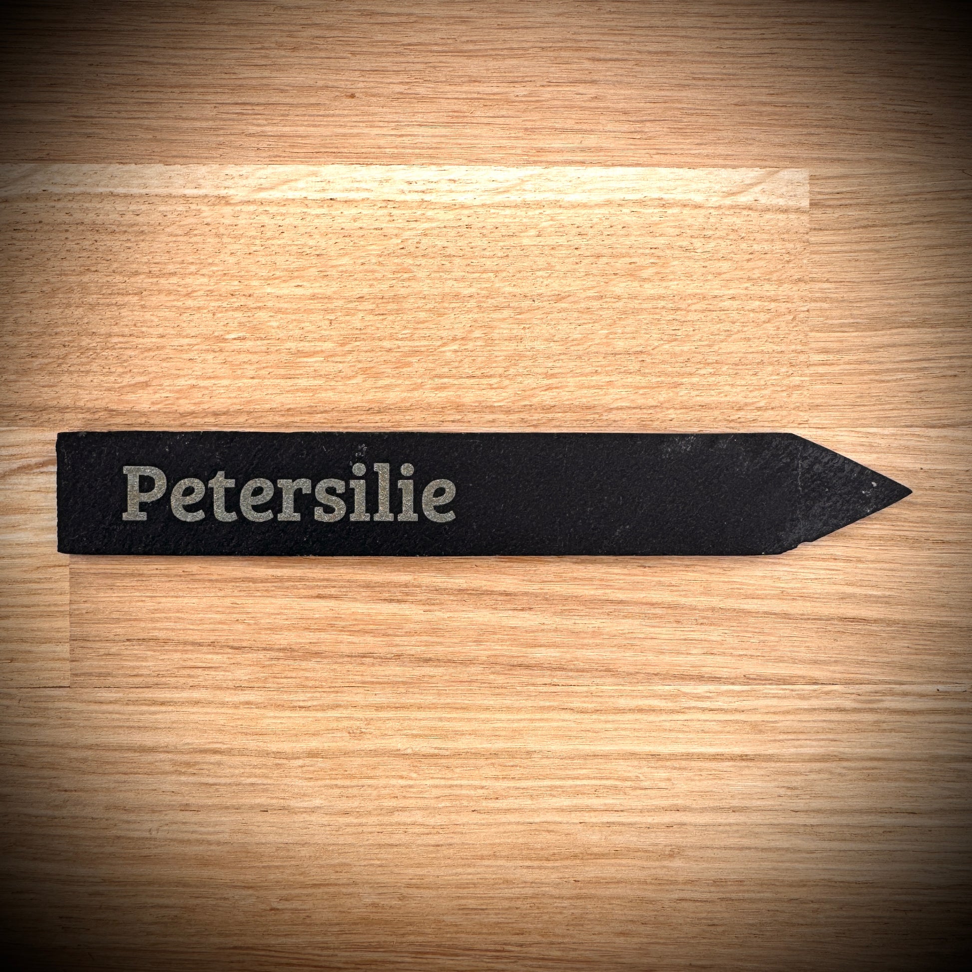 PlantPebbles Einzelstück Schieferstecker mit Lasergravur „Petersilie“
