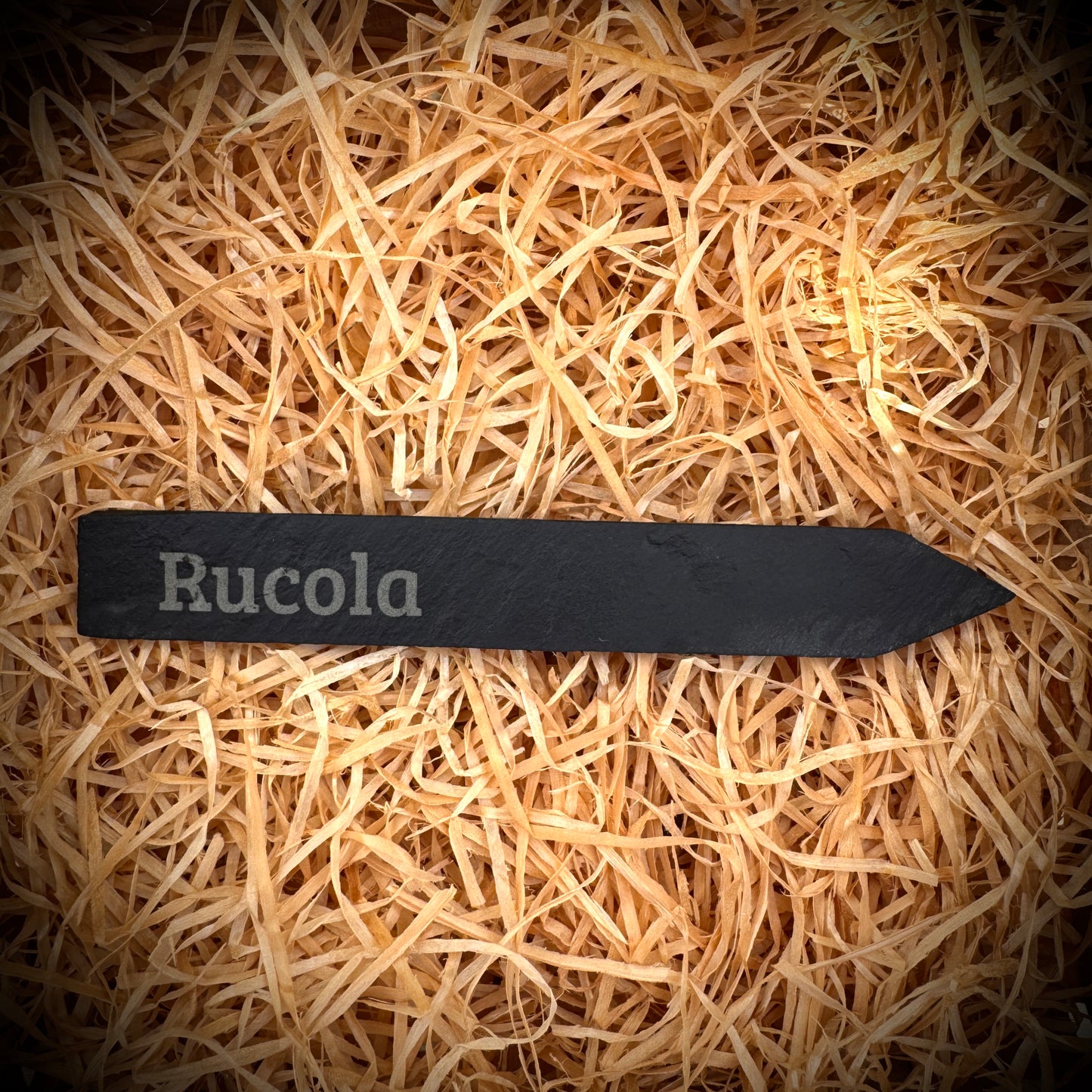 PlantPebbles Einzelstück Schieferstecker mit Lasergravur „Rucola“